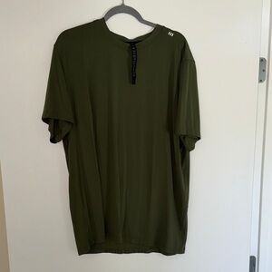 lululemon athletica Men's Olive Green License to Train Short-Sleeve Shirt